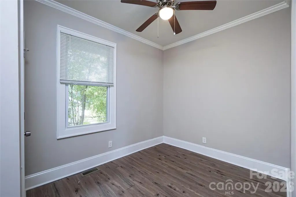 1113 W 5th Avenue Gastonia NC 28052
