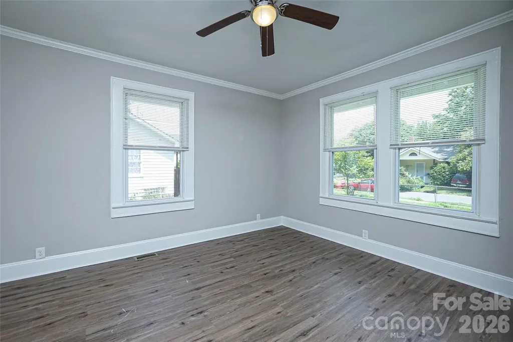 1113 W 5th Avenue Gastonia NC 28052