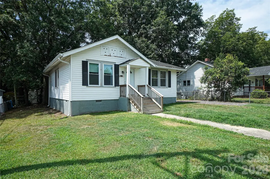 1113 W 5th Avenue Gastonia NC 28052