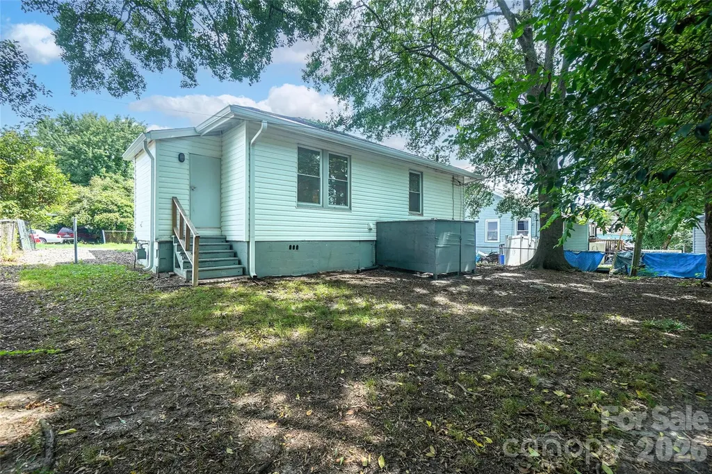 1113 W 5th Avenue Gastonia NC 28052