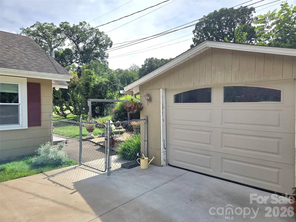 201 Stafford Street Black Mountain NC 28711