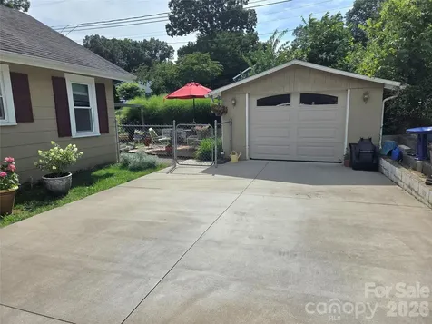201 Stafford Street Black Mountain NC 28711