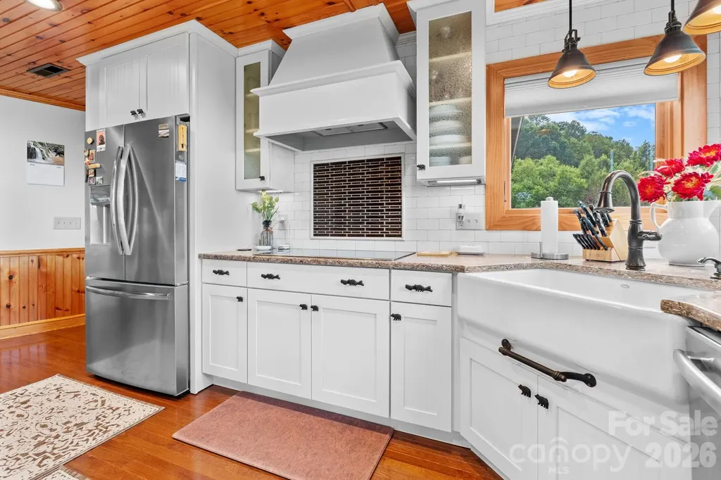 1013 Perry Road West Jefferson NC 28694