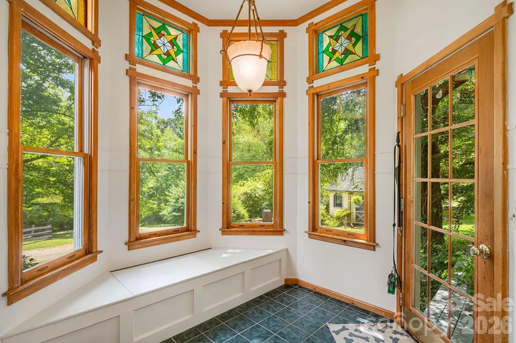 200 Black Hawk Trail Waynesville NC 28785