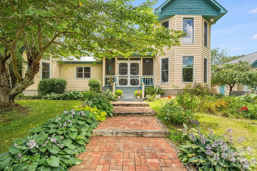 200 Black Hawk Trail Waynesville NC 28785