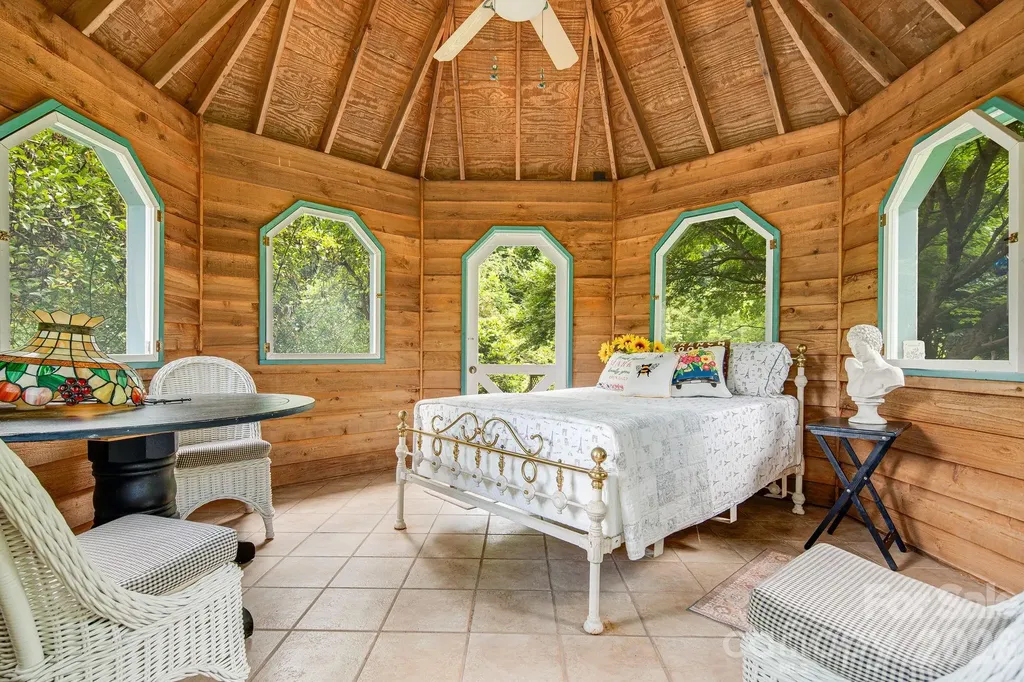 200 Black Hawk Trail Waynesville NC 28785