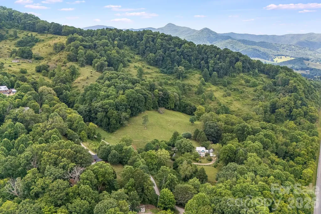 200 Black Hawk Trail Waynesville NC 28785