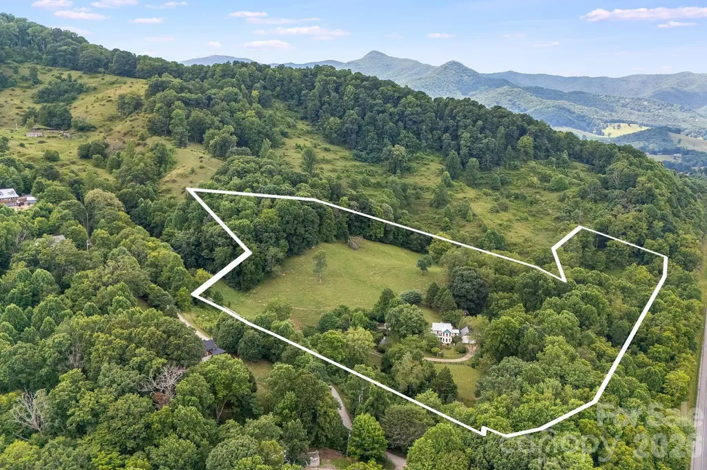 200 Black Hawk Trail Waynesville NC 28785