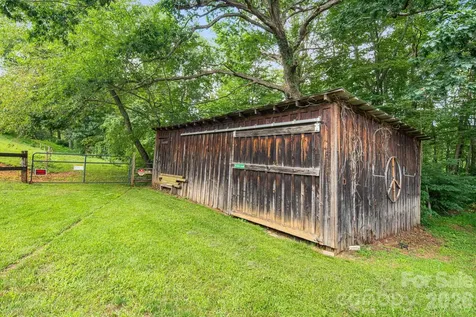 200 Black Hawk Trail Waynesville NC 28785