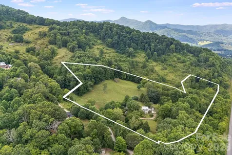 200 Black Hawk Trail Waynesville NC 28785