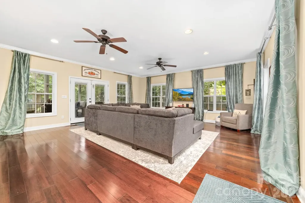 15002 Dexter Lemmond Court Charlotte NC 28227