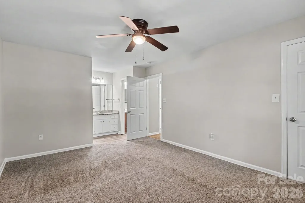 5200 Birchbark Lane Charlotte NC 28227