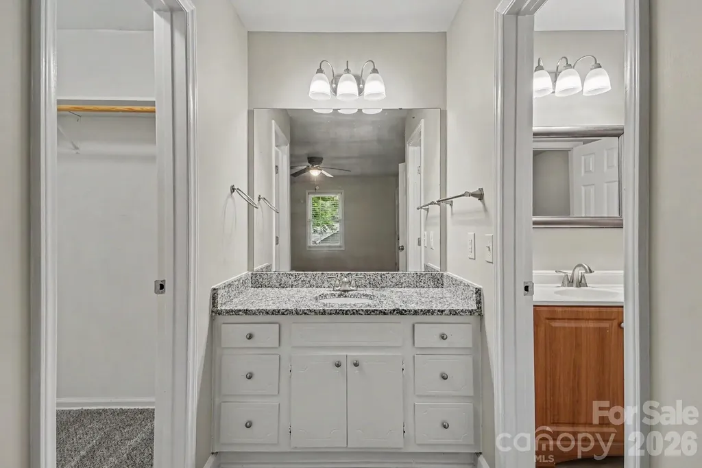 5200 Birchbark Lane Charlotte NC 28227