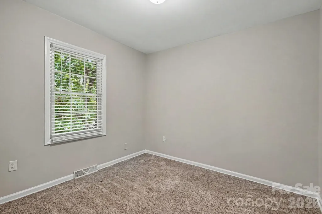 5200 Birchbark Lane Charlotte NC 28227