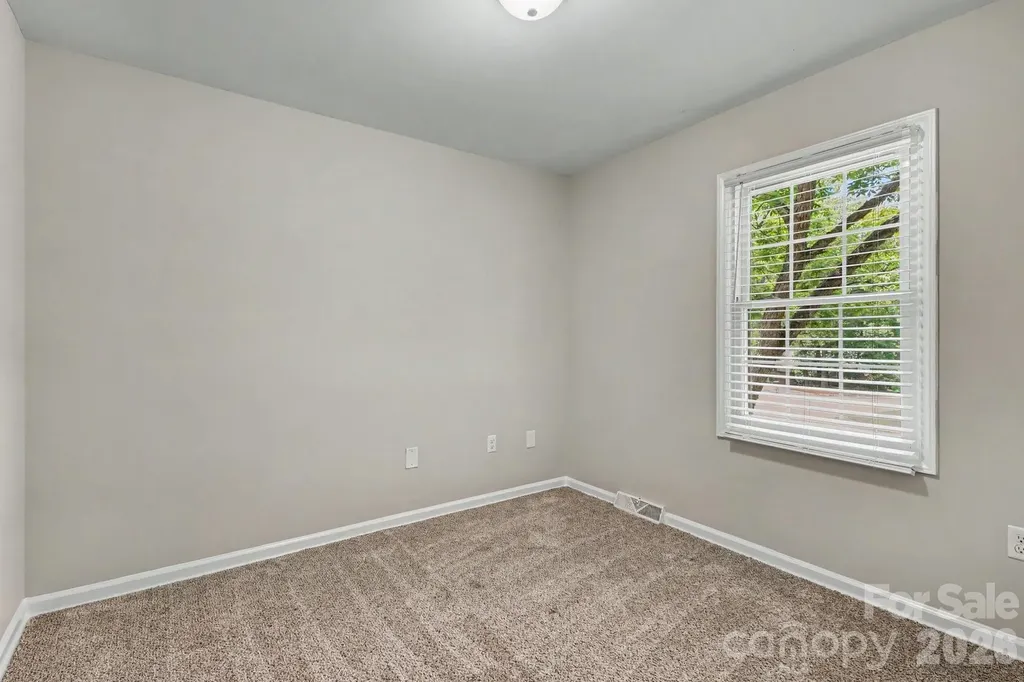 5200 Birchbark Lane Charlotte NC 28227