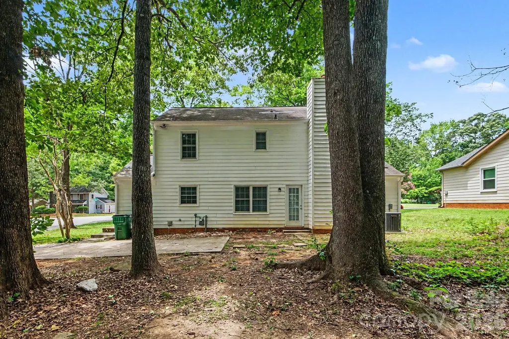 5200 Birchbark Lane Charlotte NC 28227