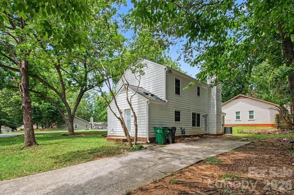 5200 Birchbark Lane Charlotte NC 28227