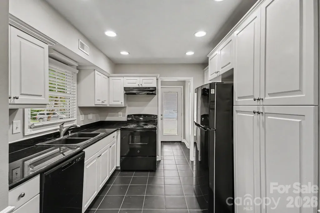5200 Birchbark Lane Charlotte NC 28227