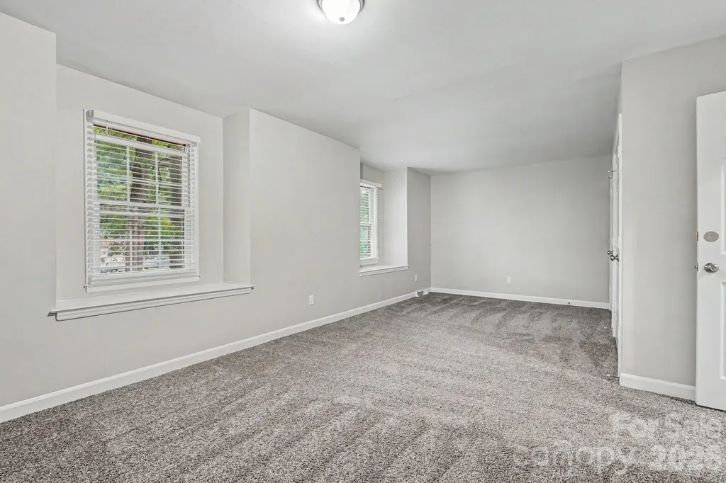 5505 Trossacks Court Charlotte NC 28212