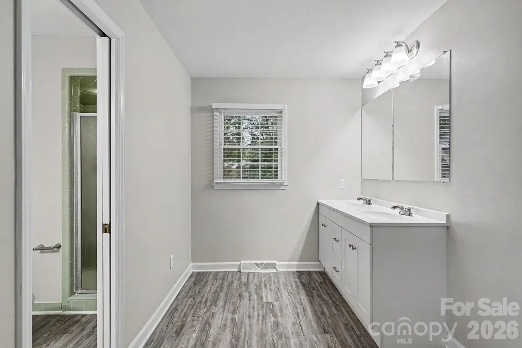 5505 Trossacks Court Charlotte NC 28212