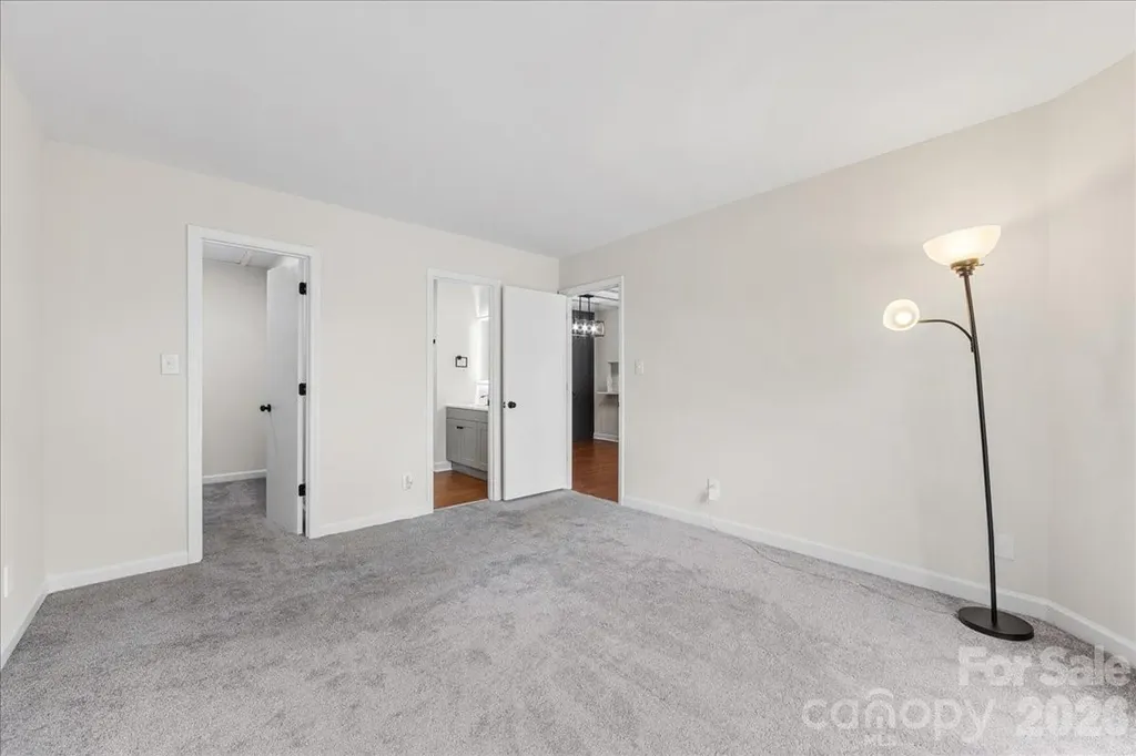 1612 Sharon Road W Charlotte NC 28210