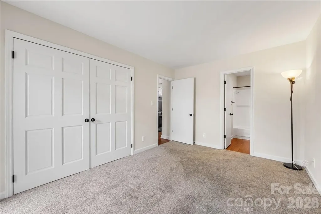 1612 Sharon Road W Charlotte NC 28210