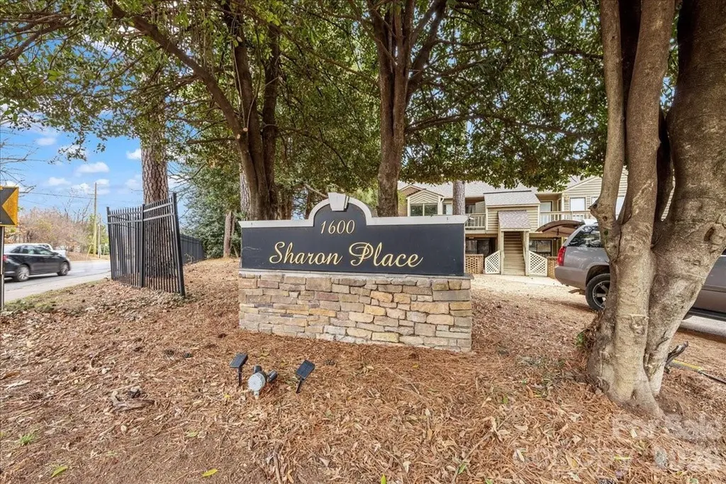 1612 Sharon Road W Charlotte NC 28210