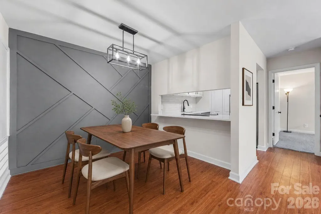1612 Sharon Road W Charlotte NC 28210