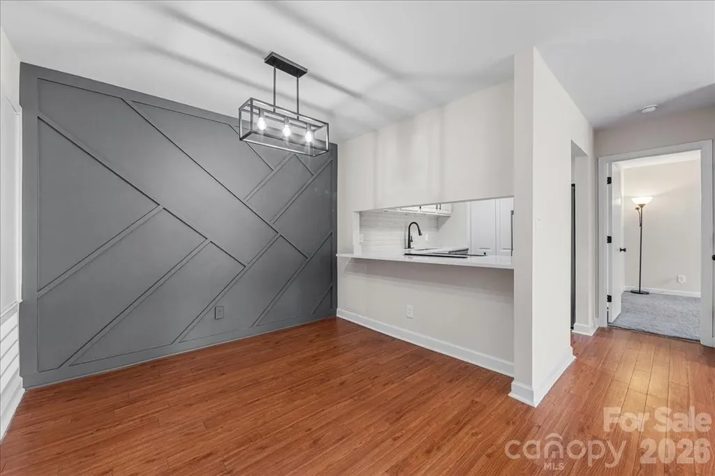 1612 Sharon Road W Charlotte NC 28210