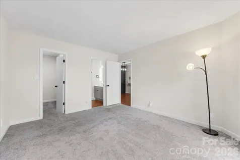 1612 Sharon Road W Charlotte NC 28210