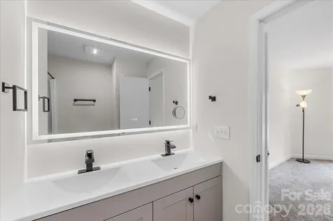 1612 Sharon Road W Charlotte NC 28210