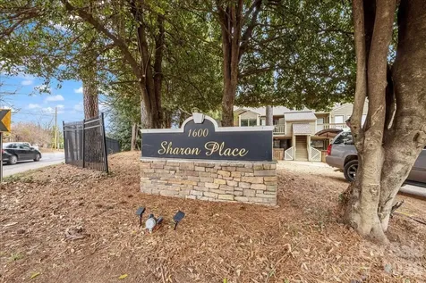1612 Sharon Road W Charlotte NC 28210