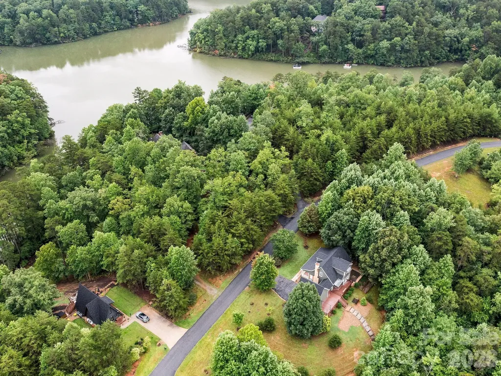 46 Indian Summer Lane Mill Spring NC 28756