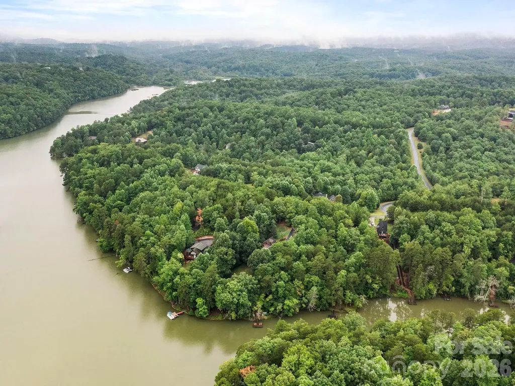 46 Indian Summer Lane Mill Spring NC 28756