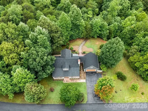 46 Indian Summer Lane Mill Spring NC 28756