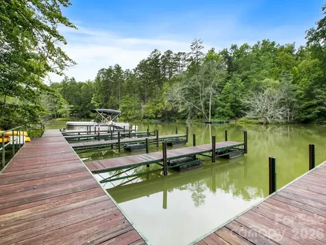 46 Indian Summer Lane Mill Spring NC 28756
