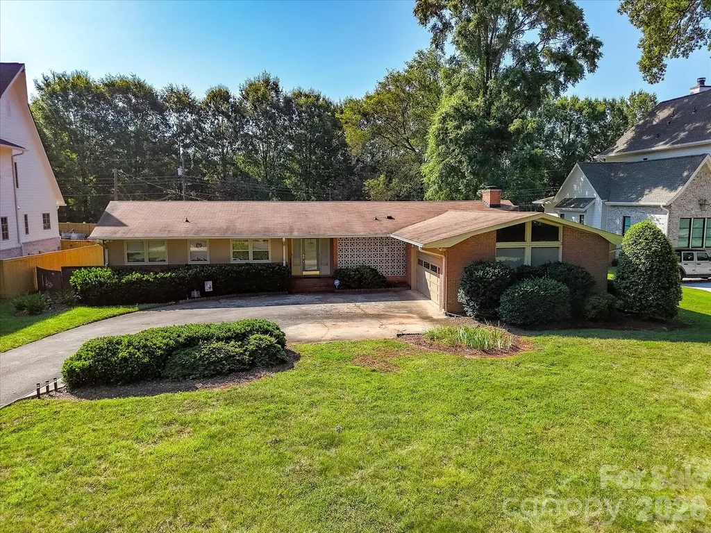 911 Lansdowne Road Charlotte NC 28270