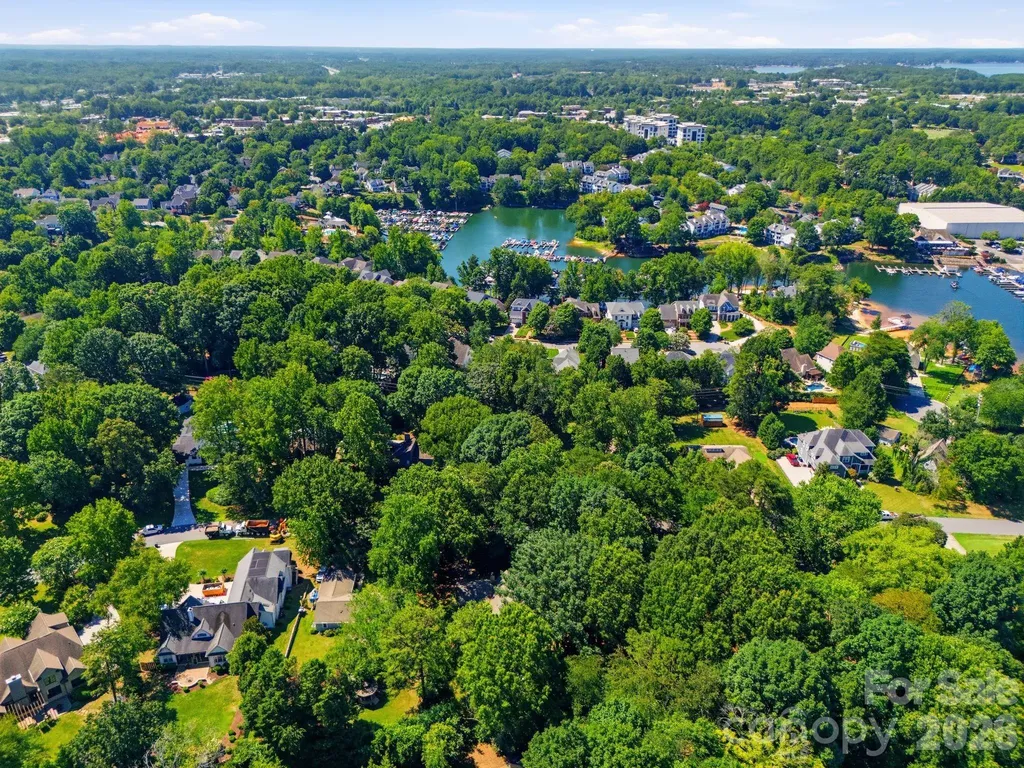 21235 Sandy Cove Road Cornelius NC 28031