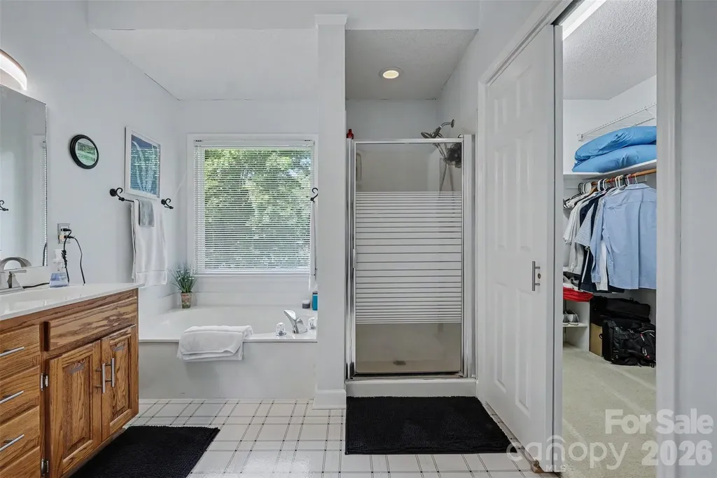 10010 Drawbridge Drive Charlotte NC 28215