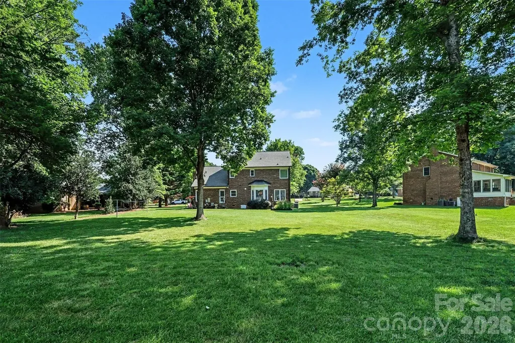 10010 Drawbridge Drive Charlotte NC 28215