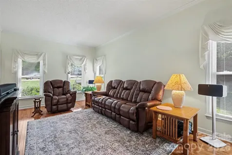 10010 Drawbridge Drive Charlotte NC 28215
