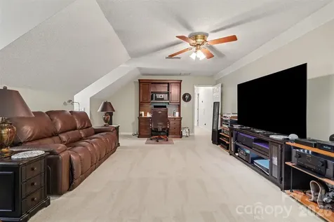 10010 Drawbridge Drive Charlotte NC 28215