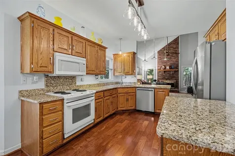 10010 Drawbridge Drive Charlotte NC 28215