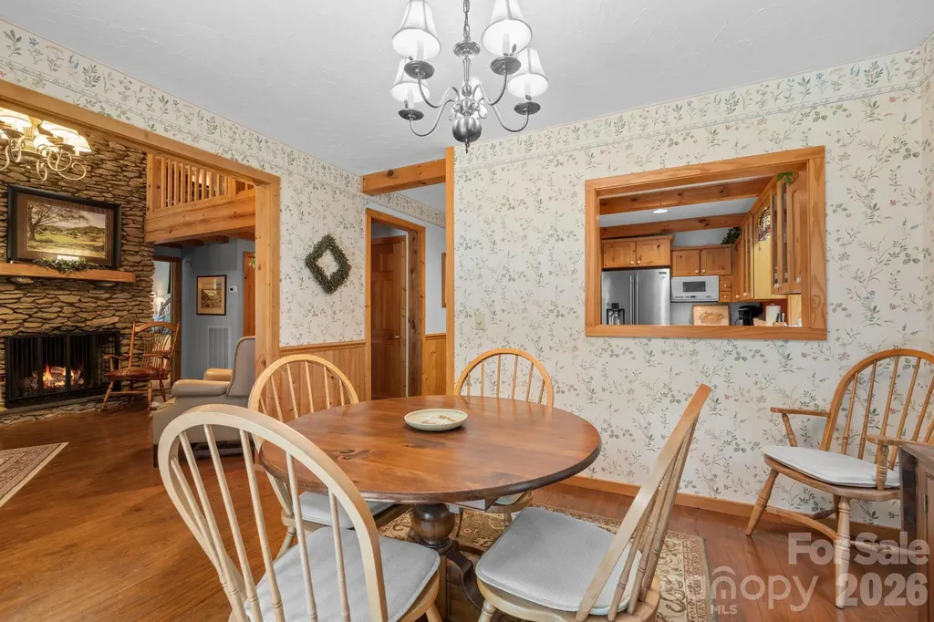 221 White Oak Trail Banner Elk NC 28604