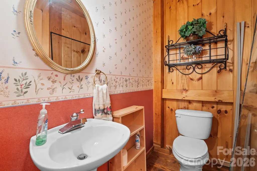 221 White Oak Trail Banner Elk NC 28604