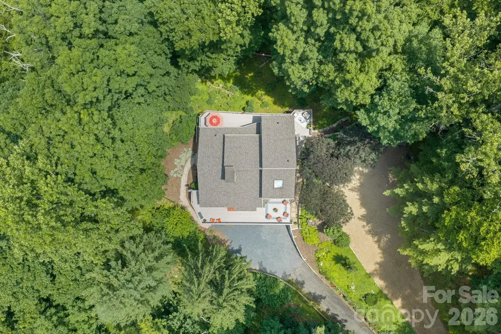 221 White Oak Trail Banner Elk NC 28604