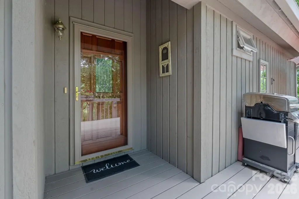 221 White Oak Trail Banner Elk NC 28604