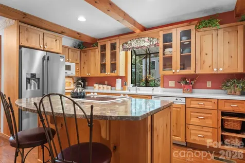 221 White Oak Trail Banner Elk NC 28604