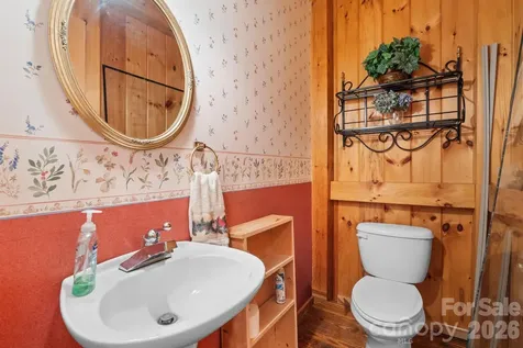 221 White Oak Trail Banner Elk NC 28604