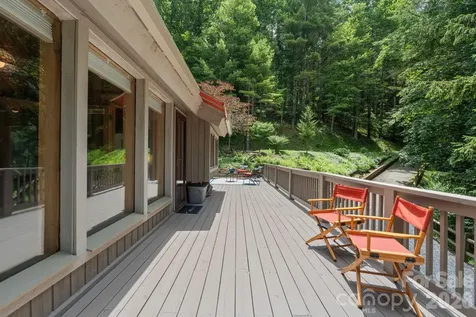 221 White Oak Trail Banner Elk NC 28604